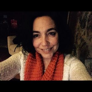 Meet your Posher, Lara